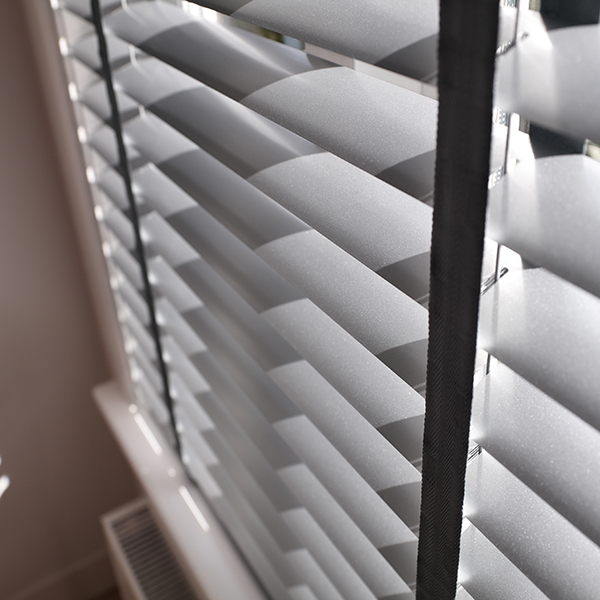 Aluminium lamellen, 
            in de volksmond Luxaflex genoemd